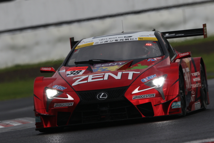 決勝レース: 立川祐路（ZENT CERUMO LC500）