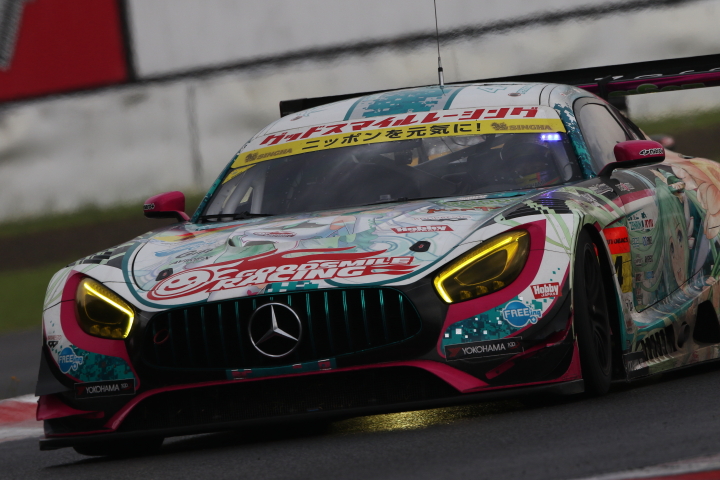 決勝レース: 片岡龍也（グッドスマイル初音ミクAMG）