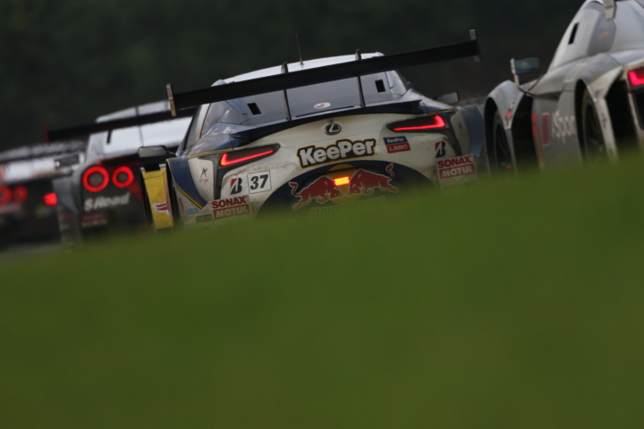 決勝レース: 平川亮／ニック・キャシディ組（KeePer TOM'S LC500）