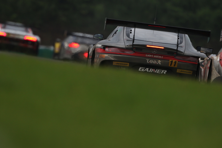 決勝レース: 平中克幸／ビヨン・ビルドハイム組（GAINER TANAX AMG GT3）