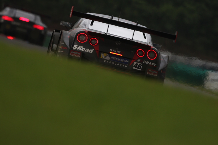 決勝レース: 本山哲／千代勝正組（S Road CRAFTSPORTS GT-R）