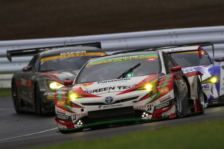 決勝レース: 嵯峨宏紀（TOYOTA PRIUS apr GT）