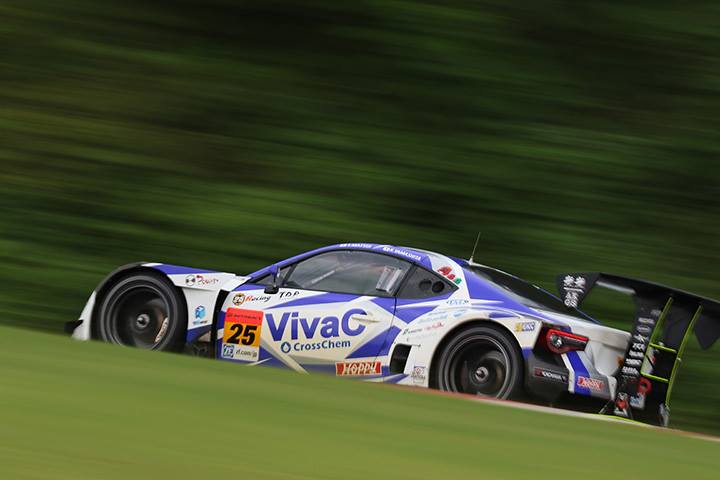 GT300クラスポールポジションは松井孝允／山下健太組（VivaC 86 MC）