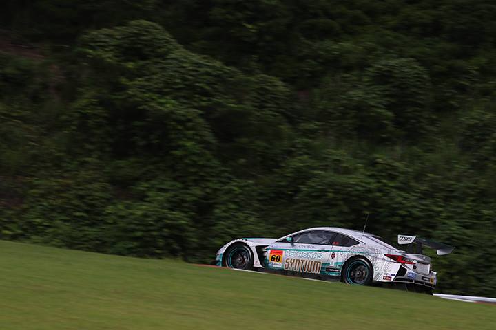 GT300クラス予選3位は飯田章／吉本大樹組（SYNTIUM LMcorsa RC F GT3）