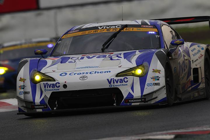 GT300クラス決勝3位は松井孝允／山下健太組（VivaC 86 MC）