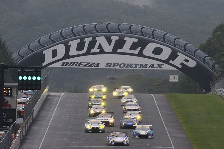 GT300クラスのスタートシーン