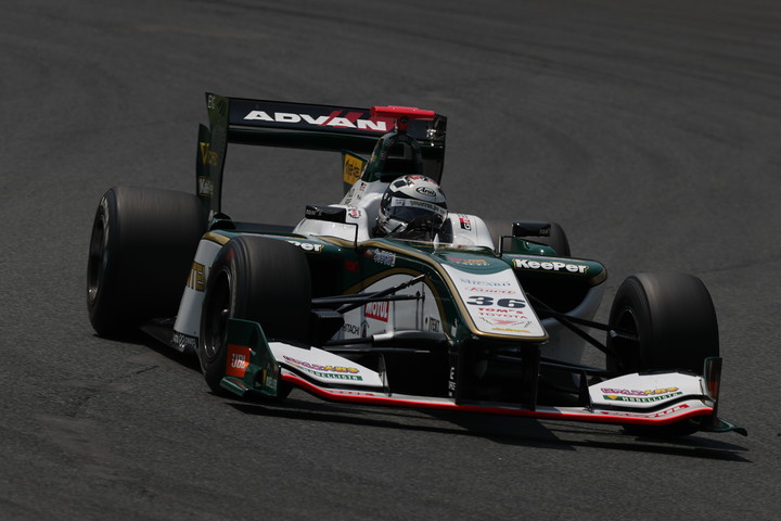 フリー走行1回目: トップタイムはアンドレ・ロッテラー（VANTELIN KOWA TOM’S SF14）