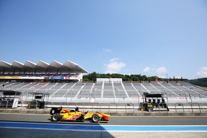 フリー走行: 小暮卓史（B-Max Racing team SF14）