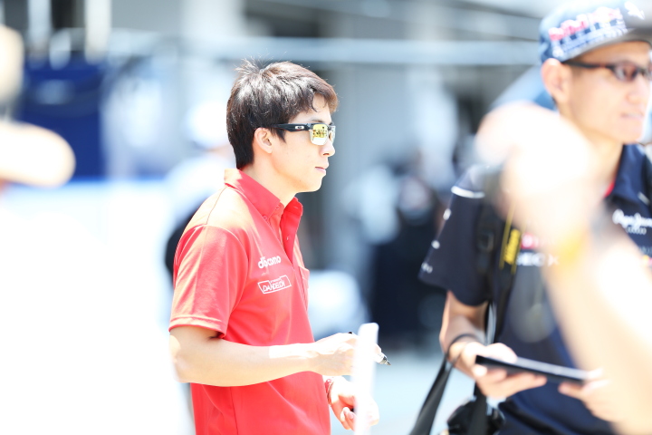 ピットウォーク: 伊沢拓也（DOCOMO TEAM DANDELION RACING）