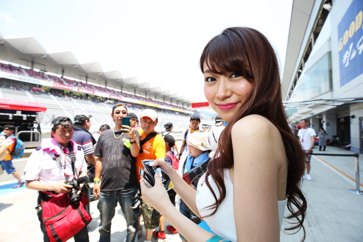 ピットウォーク: レースクイーン