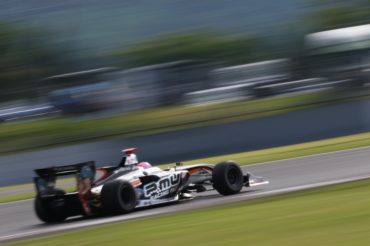 公式予選: 国本雄資（P.MU/CERUMO・INGING SF14）