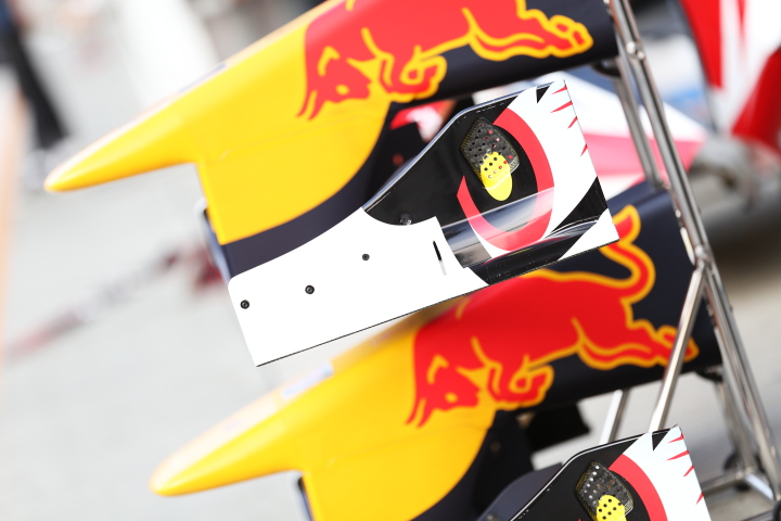 キッズピットウォーク: TEAM MUGEN SF14（ピエール・ガスリー車）のフロントノーズ