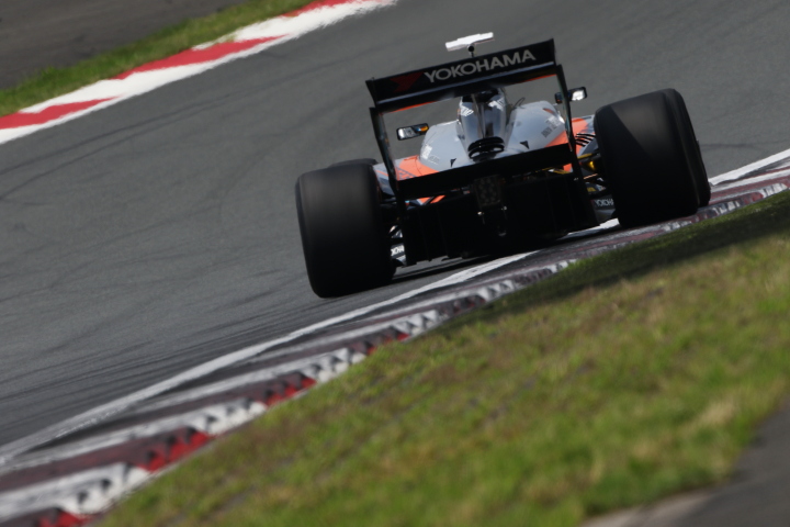 フリー走行: 石浦宏明（P.MU/CERUMO・INGING SF14）