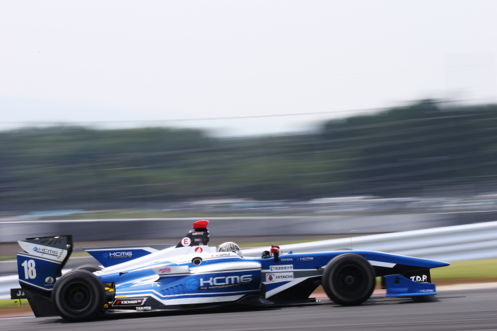 フリー走行: 小林可夢偉（KCMG Elyse SF14）