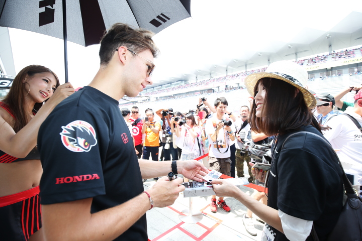 ピットウォーク: ピエール・ガスリー（TEAM MUGEN）