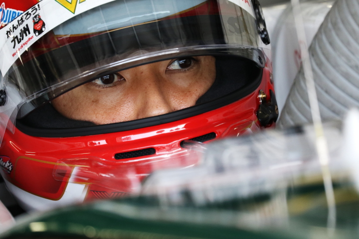 スタート進行: 中嶋一貴（VANTELIN TEAM TOM’S）