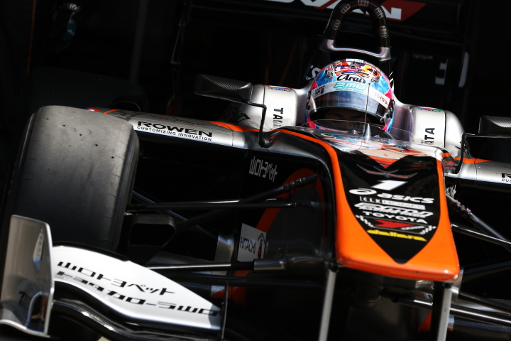 スタート進行: 国本雄資（P.MU/CERUMO・INGING SF14）