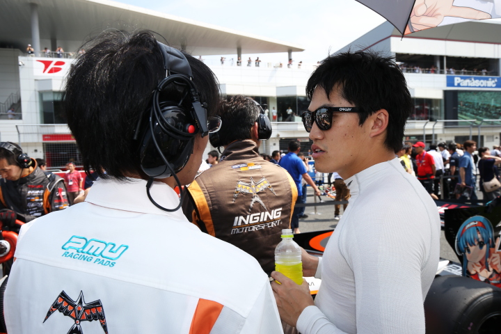 スタート進行: 国本雄資（P.MU/CERUMO · INGING）