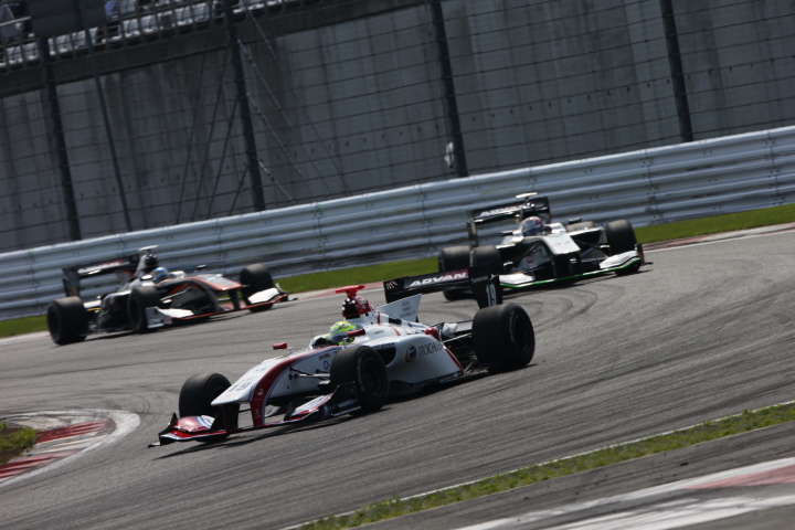 決勝レース: 関口雄飛（ITOCHU ENEX TEAM IMPUL SF14）