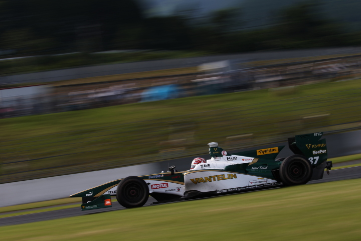 決勝レース: 中嶋一貴（VANTELIN KOWA TOM’S SF14）