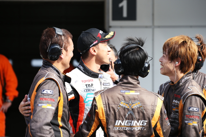 決勝レース: 石浦宏明（P.MU/CERUMO · INGING）