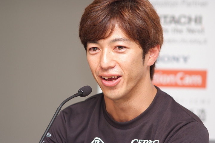 決勝記者会見: 優勝チームの立川祐路監督（P.MU/CERUMO · INGING）