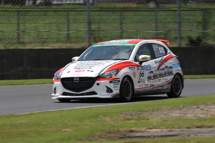 ST-5クラス予選3位は橋本陸／大塚隆一郎／武地孝幸組（odula MAZDA DEMIO 15MB）