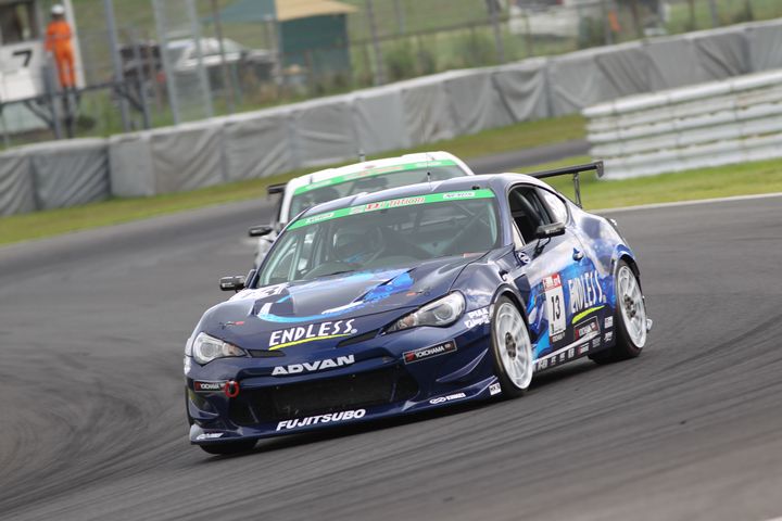 ST-4クラス決勝2位は小河諒／高橋翼／花里祐弥組（ENDLESS･ADVAN･86）