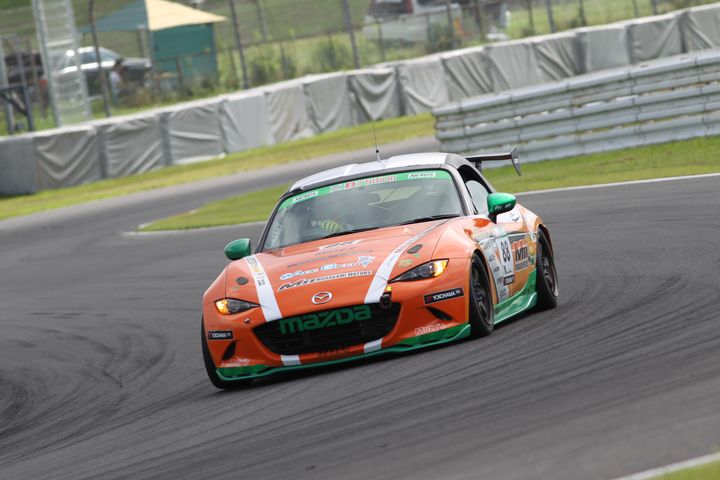 ST-5クラス優勝は村上博幸／脇谷猛／加藤正将組（村上モータースMAZDAロードスターND）