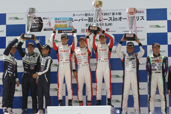 ST-4クラスの表彰式