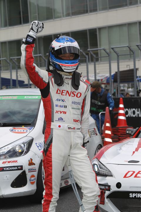 ST-4クラスで優勝した蒲生尚弥（TOM'S SPIRIT 86）