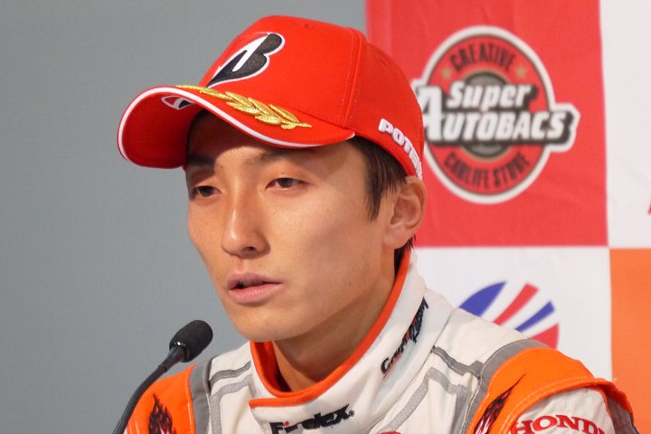 決勝記者会見: GT500クラス優勝の野尻智紀（AUTOBACS RACING TEAM AGURI）