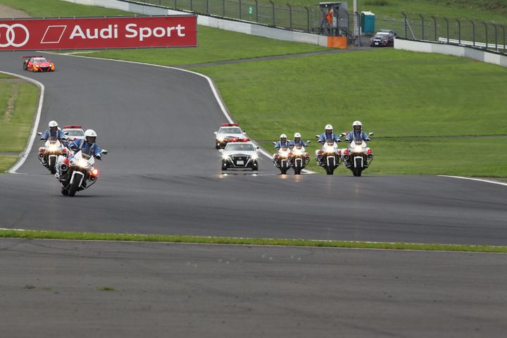 静岡県交通機動隊のパレードラップが始まった