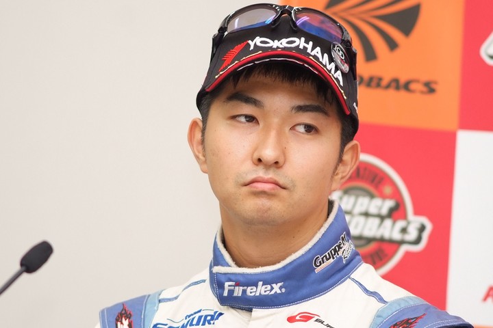 GT300クラスポールポジションの近藤翼（VivaC team TSUCHIYA）