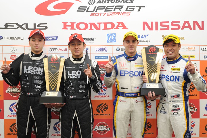 決勝フォトセッション: 両クラスのウィナー