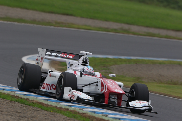 フリー走行: 伊沢拓也（DOCOMO DANDELION M41Y SF14）