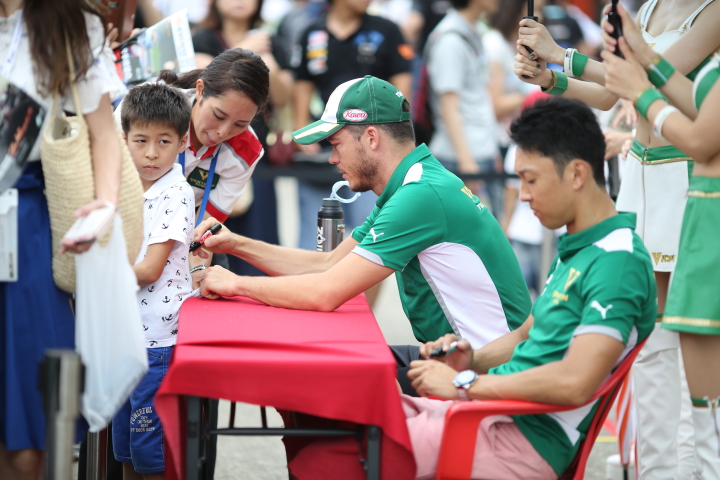 ピットウォーク: アンドレ・ロッテラー（VANTELIN TEAM TOM’S）