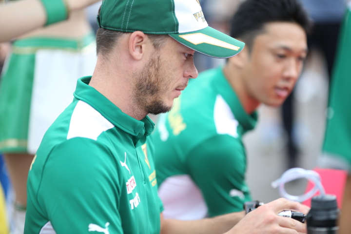 ピットウオーク: アンドレ・ロッテラー（VANTELIN TEAM TOM’S）