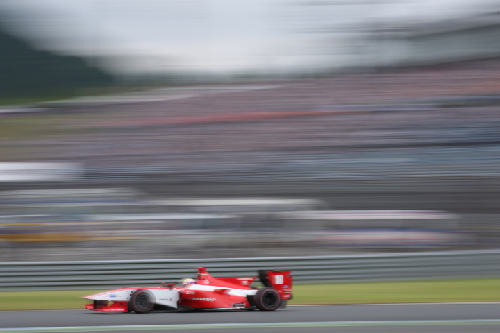 決勝レース: 塚越広大（REAL SF14）