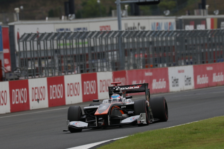 決勝レース: 国本雄資（P.MU/CERUMO・INGING SF14）