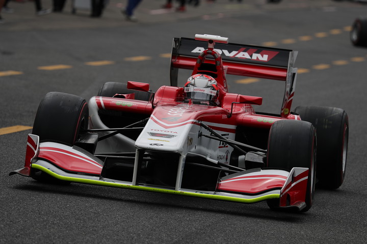 公式予選: ポールポジションは山下健太（FUJI x raffinee KONDO SF14）