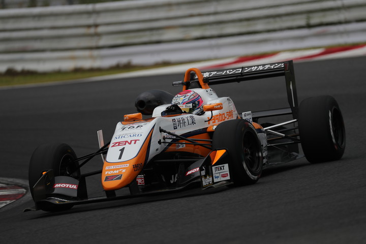 優勝は坪井翔（カローラ中京Kuo TOM'S F317）