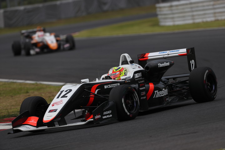 決勝2位はアレックス・パロウ（THREEBOND）