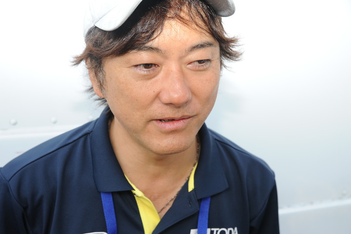 決勝記者会見: 優勝チーム監督の加藤寛規氏（TODA RACING）