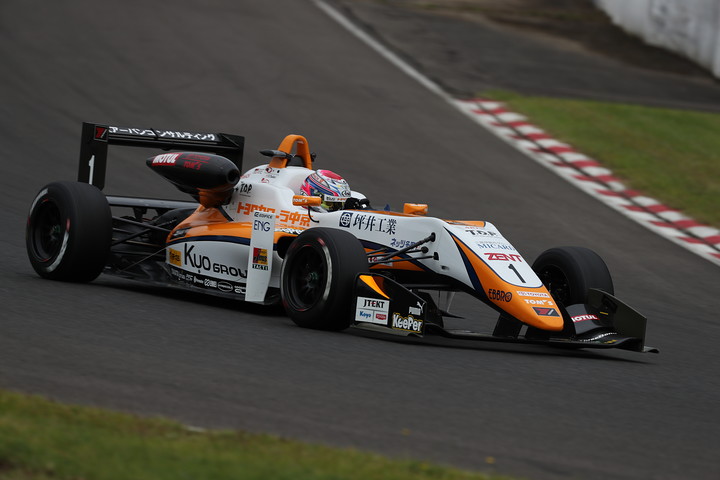 優勝は坪井翔（カローラ中京Kuo TOM'S F317）