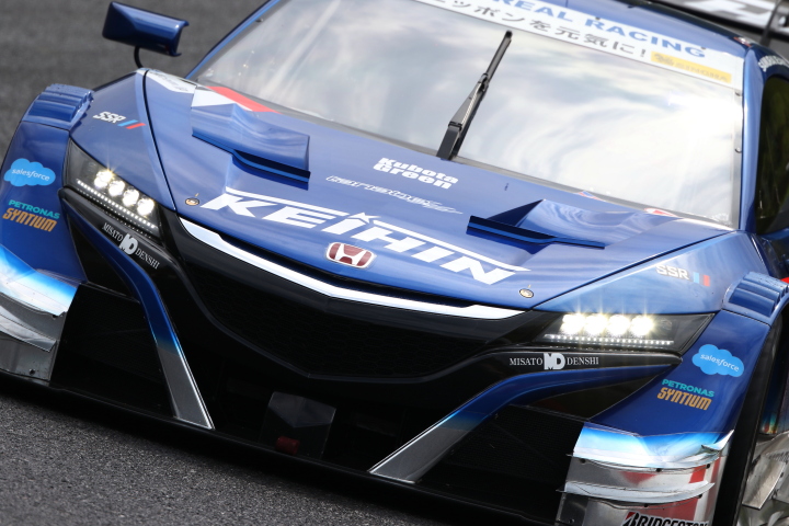 フリー走行: 塚越広大／小暮卓史組（KEIHIN NSX-GT）