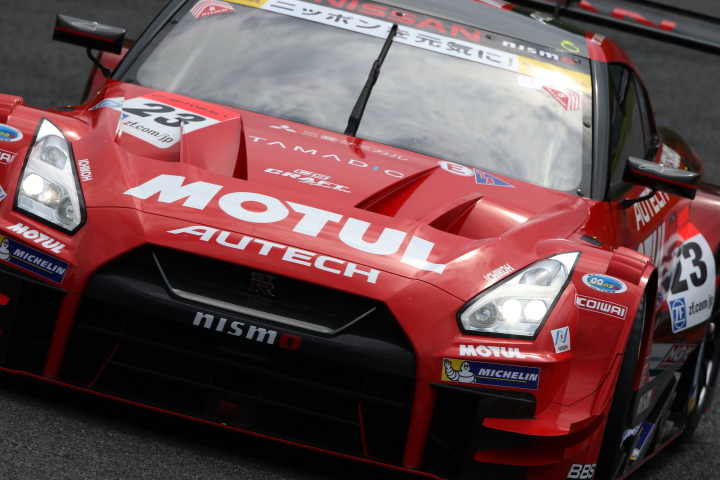 フリー走行: 松田次生／ロニー・クインタレッリ組（MOTUL AUTECH GT-R）