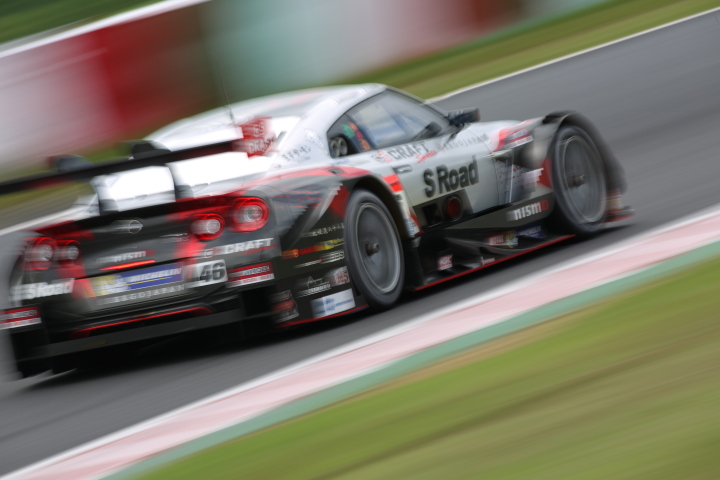 フリー走行: 本山哲／千代勝正組（S Road CRAFTSPORTS GT-R）