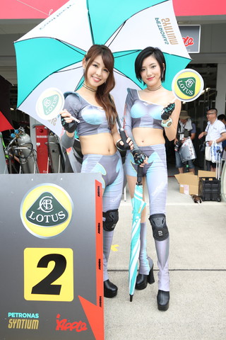 ピットウォーク: レースクイーン