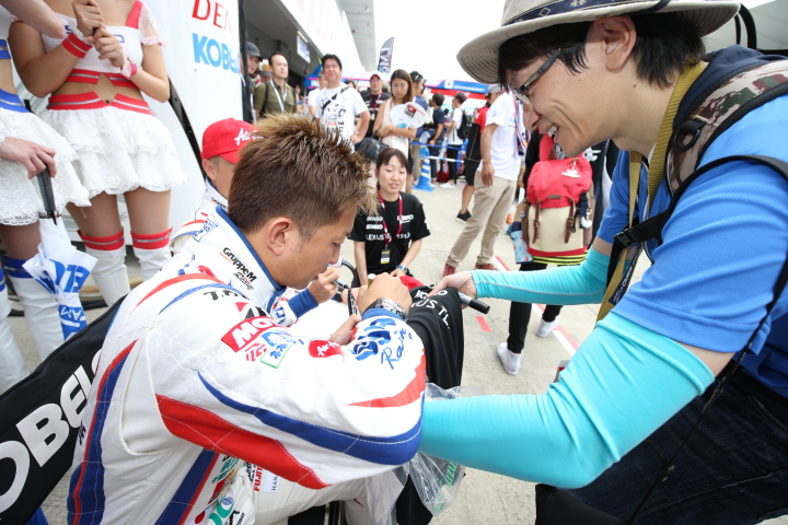 ピットウォーク: 平手晃平（LEXUS TEAM SARD）